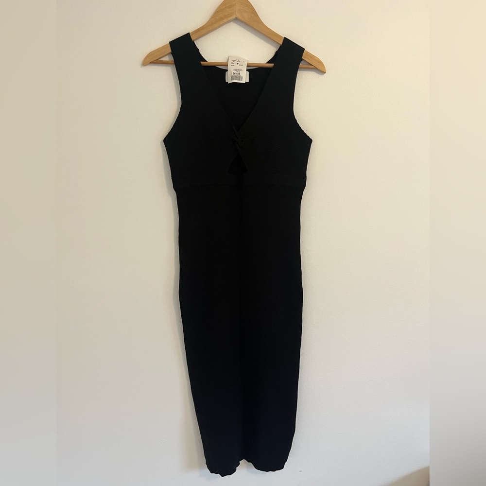 Heartloom Black V-Neck Knot-Front Midi Dress
